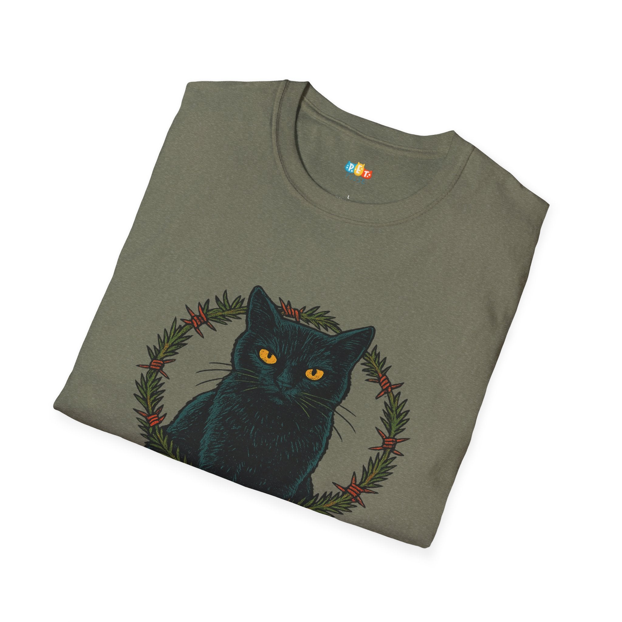 Feline Festive Christmas T-Shirt - Black Cat Holiday Wreath Vintage Christmas Spirit Xmas Tee