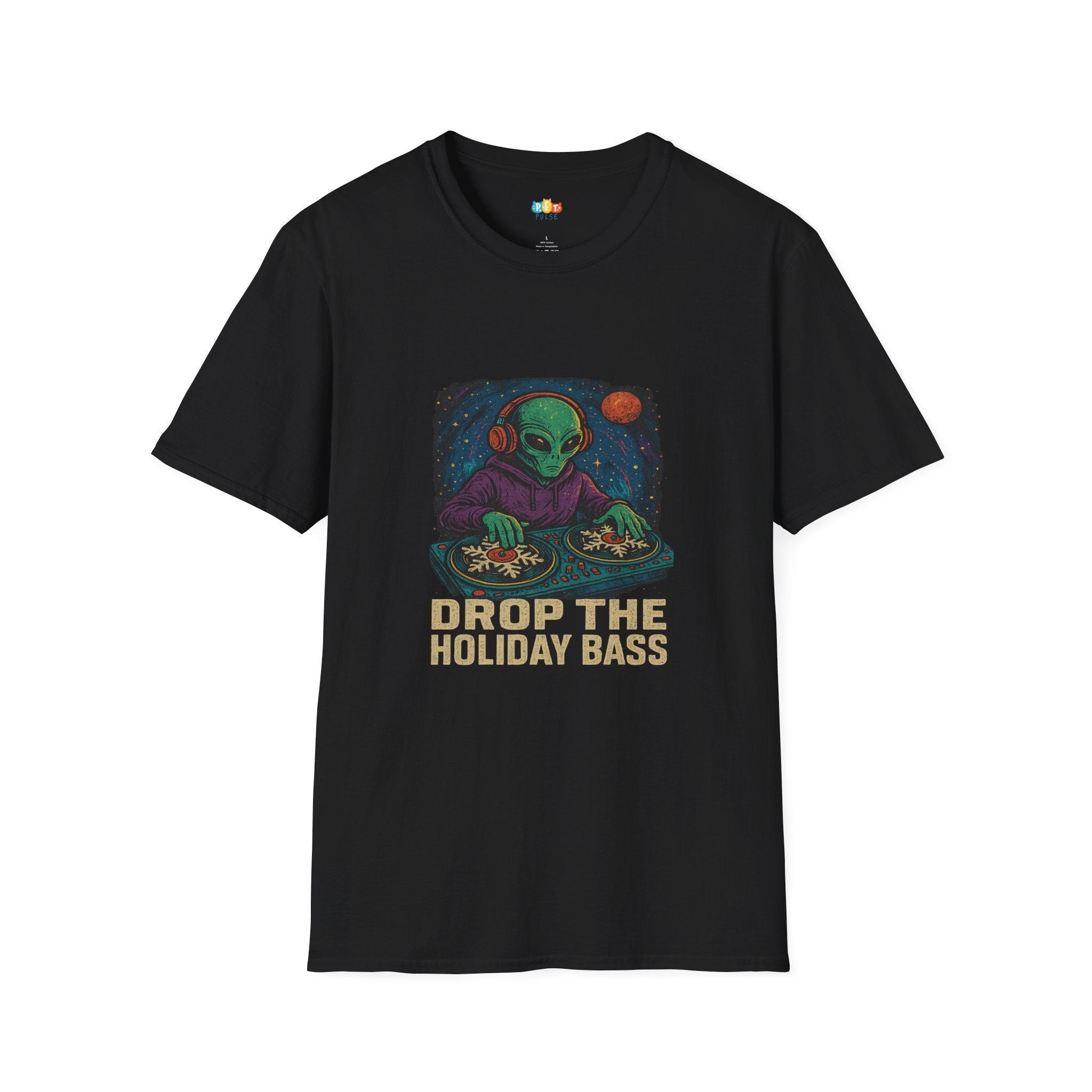 Drop The Holiday Bass Alien DJ T-Shirt - Funny Christmas Music Producer UFO Space Turntables Snowflake Tee
