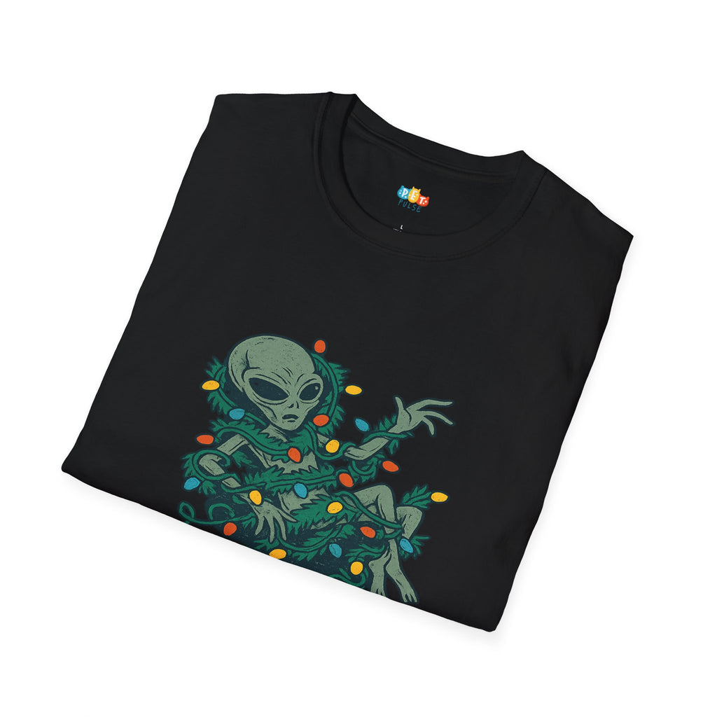 Aliens Are Overwhelmed At Christmas Too T-Shirt - Funny Holiday Stress Alien Tangled Christmas Lights UFO Tee
