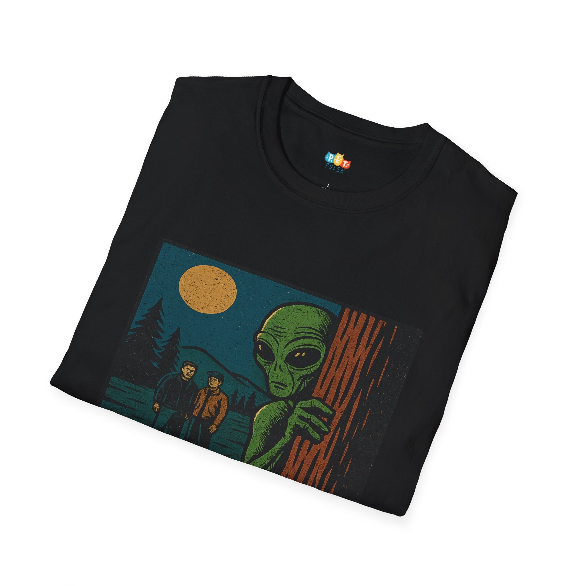 Humans Freak Me Out Alien T-Shirt - Funny UFO Hiding Behind Tree Scared Alien Space Humor Tee