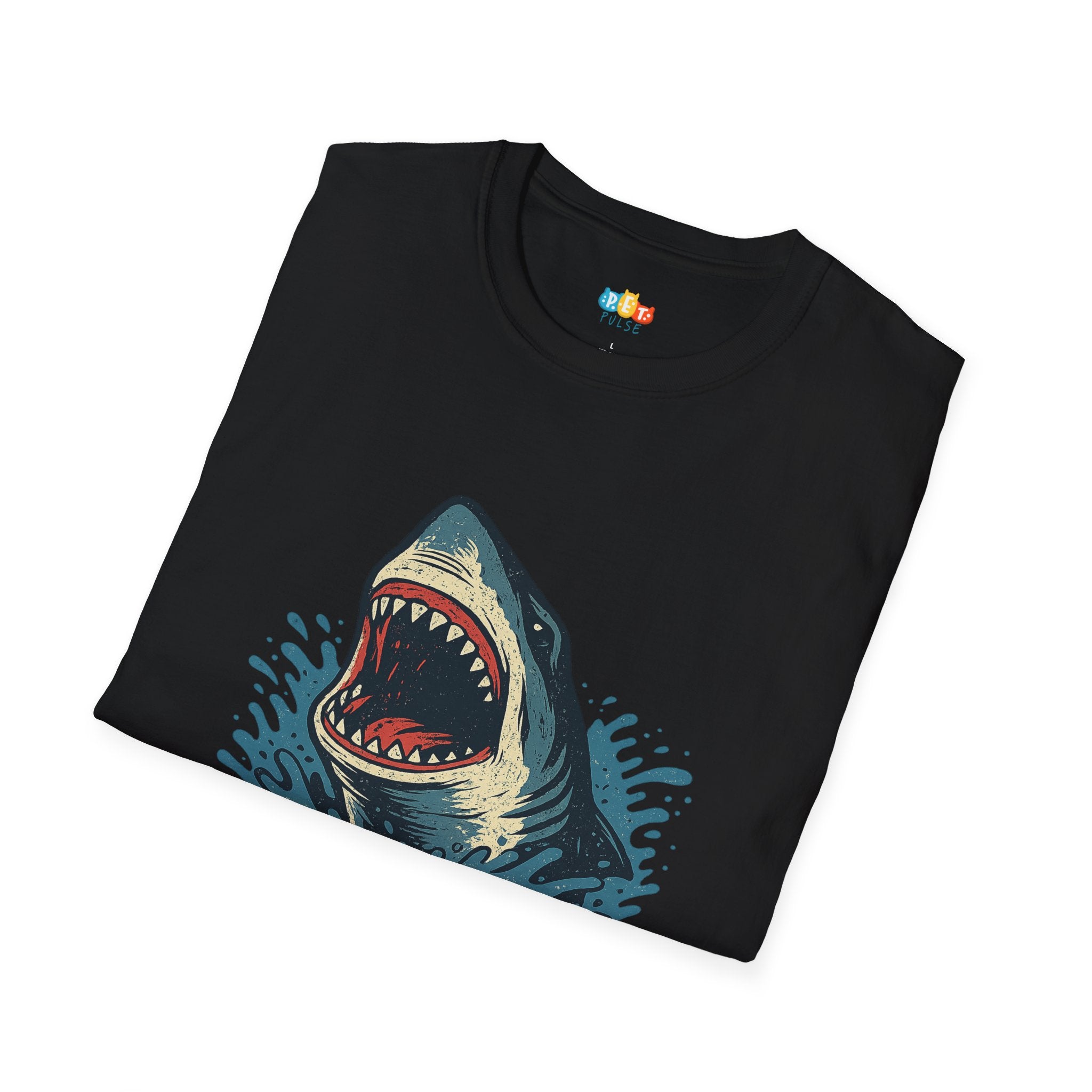 "I Love Sharks" Vintage Ocean Enthusiast T-Shirt - Retro Marine Life Fan Tee