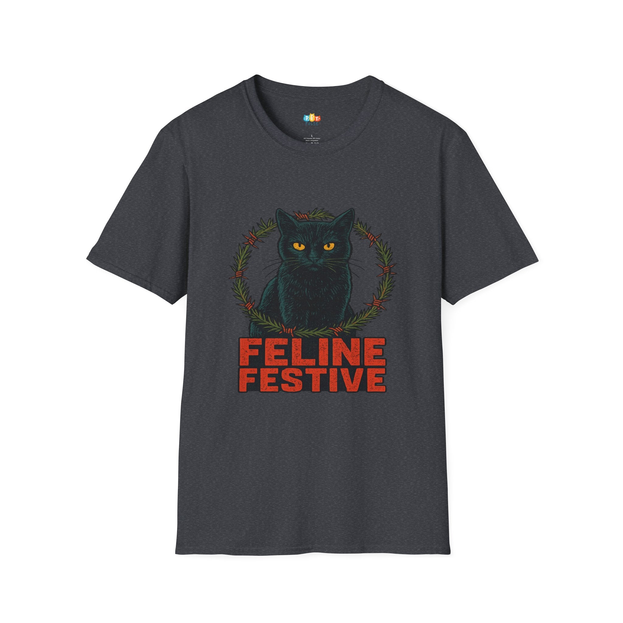 Feline Festive Christmas T-Shirt - Black Cat Holiday Wreath Vintage Christmas Spirit Xmas Tee