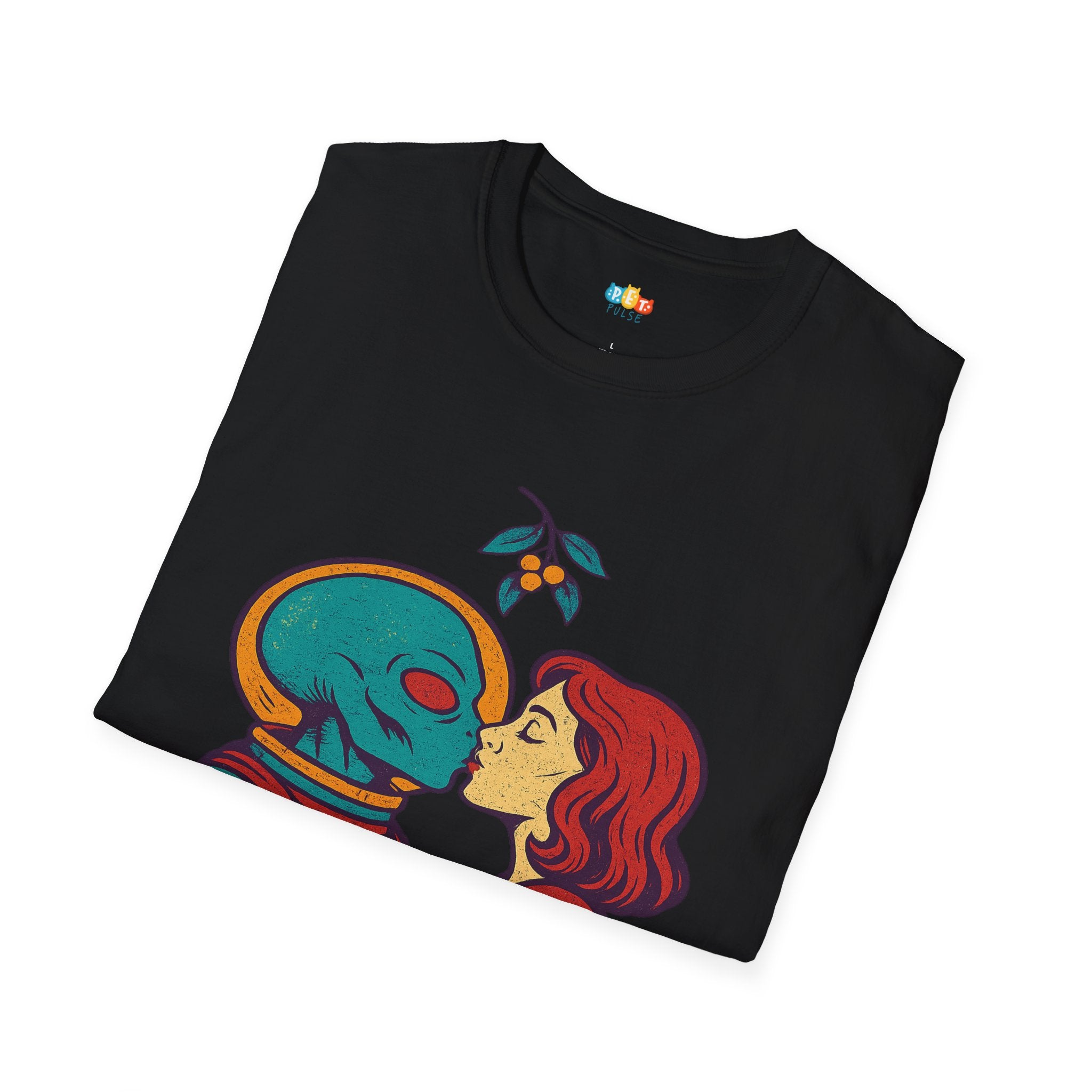 Interspecies Cheer Alien Holiday T-Shirt - Funny Christmas Mistletoe Kiss Romantic UFO Space Love Tee